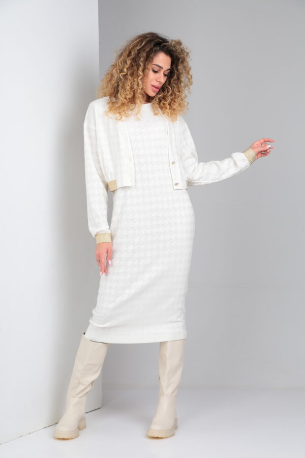 Купить белое трикотажное длинное платье Vilena Fashion 871