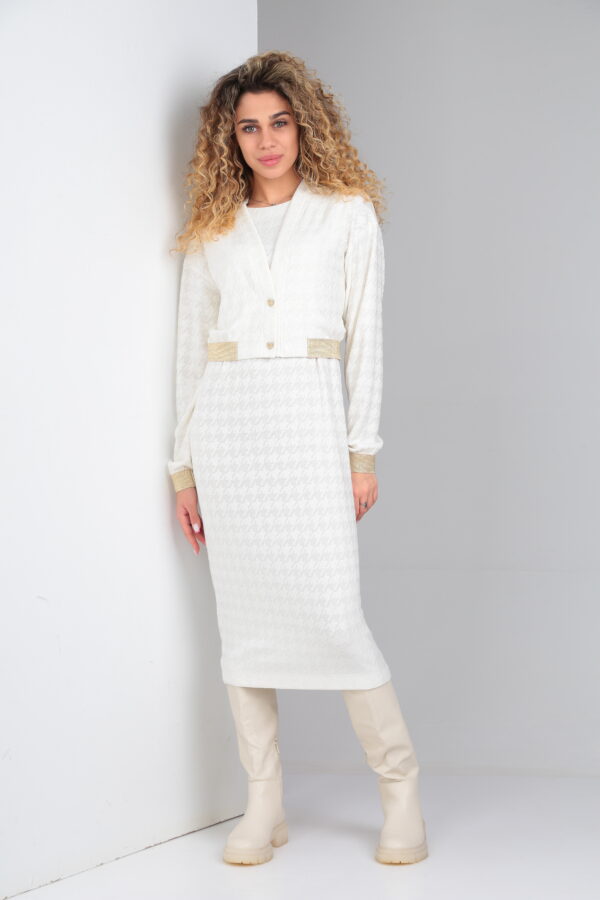 Купить белое трикотажное длинное платье Vilena Fashion 871