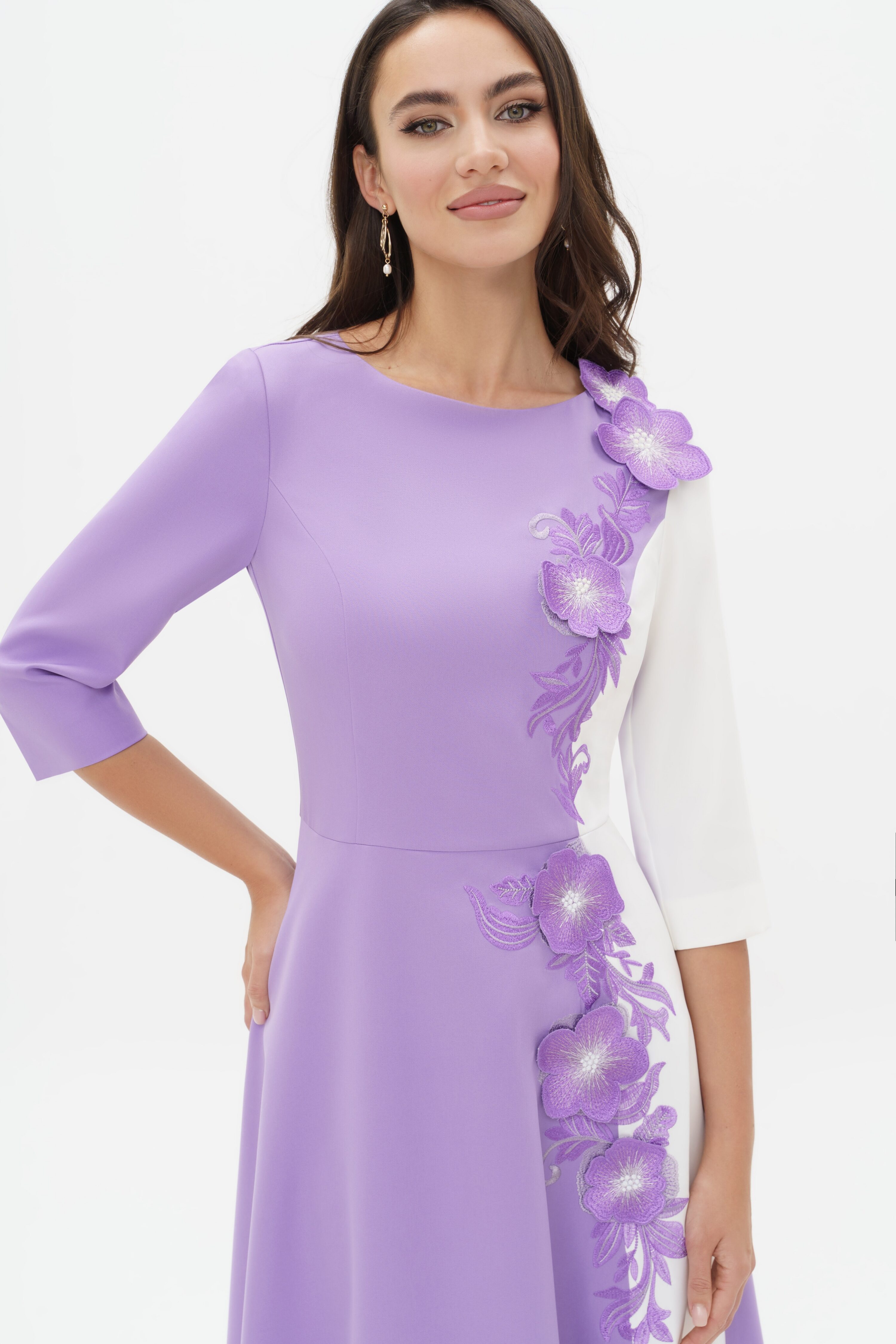 Купить платье URS 24-310-3 сиреневое женское с вышивкой